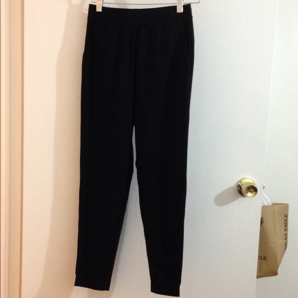 Uniqlo women's black 100% polyester pants size XS